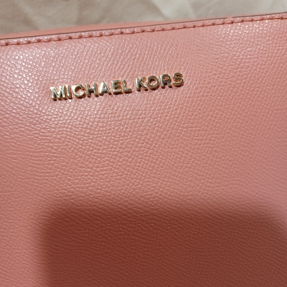 Michael kors crossbody - Picture 7 of 9